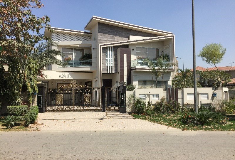 Custom built luxury villa by Mughal Sons, Bahria Town Rawalpindi